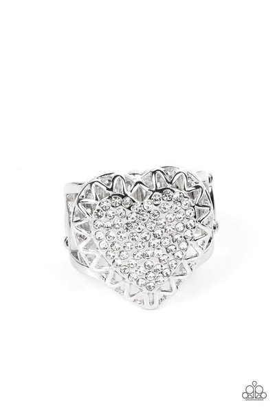 Ring Romantic Escape - White