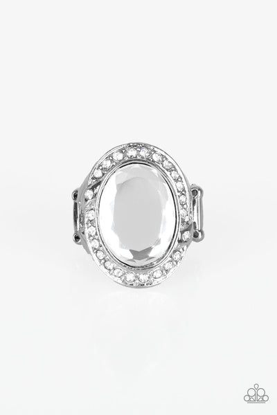Ring Queen Scene - White