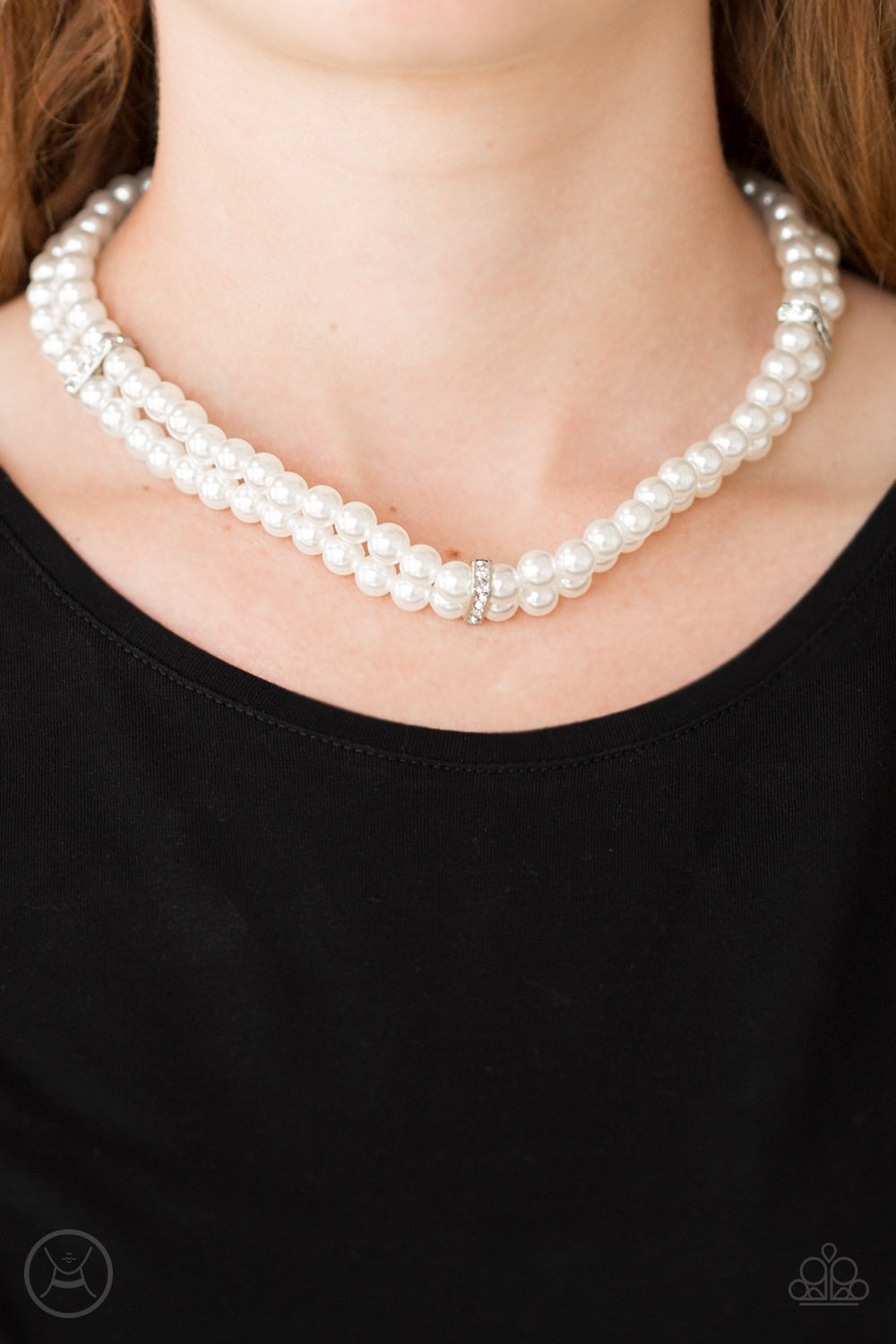 Necklace Put On Your Party Dress - White