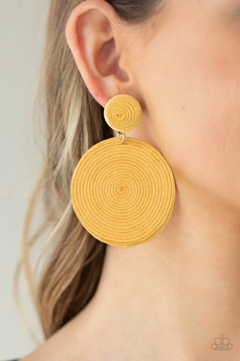 Earrings Circulate The Room - Yellow