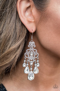 Earrings Queen Of All Things Sparkly - White