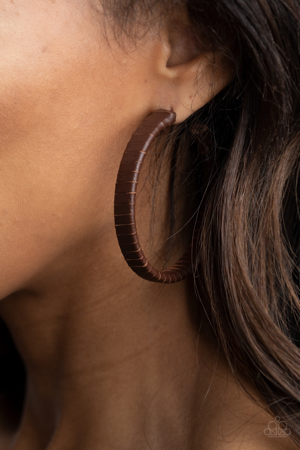 Earrings Leather-Clad Legend - Brown